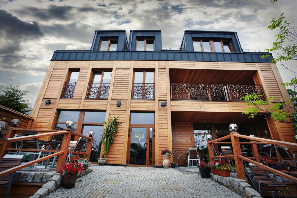 Pokoje Goscinne Pod Jabloniami Augustów Esterno foto